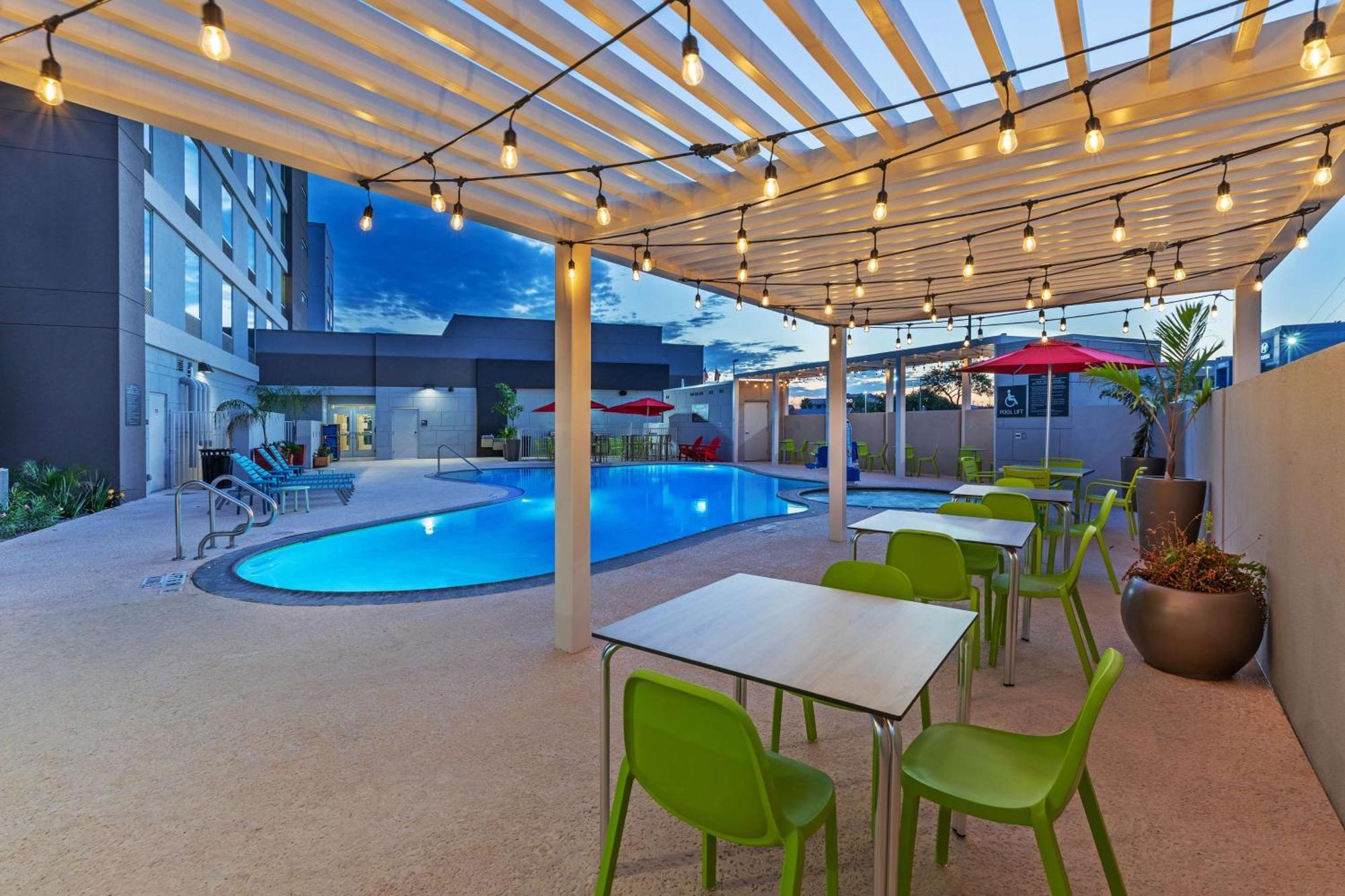 Tru By Hilton Laredo Airport Area, Tx Hotel Exterior photo